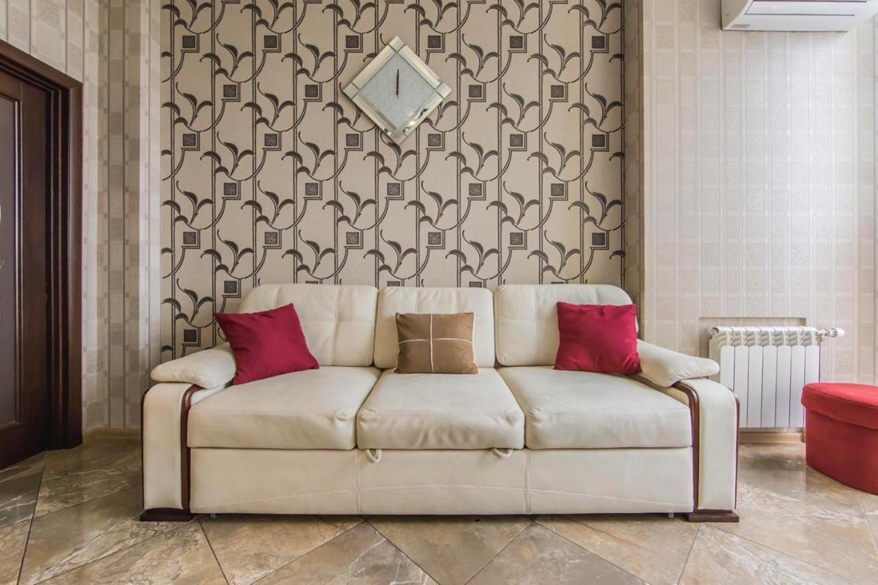 Rent-kiev 2 Min Metro Chernihivska Lux Apartment