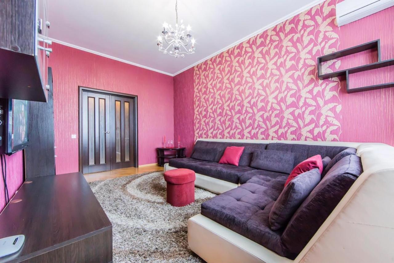 Rent-kiev 2 Min Metro Chernihivska Lux Apartment *