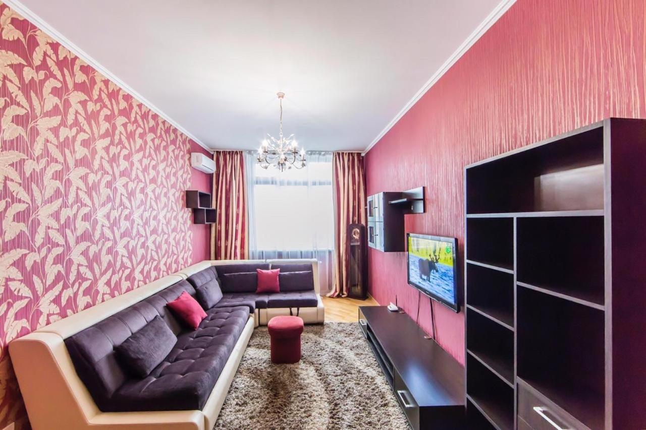 Rent-kiev 2 Min Metro Chernihivska Lux *